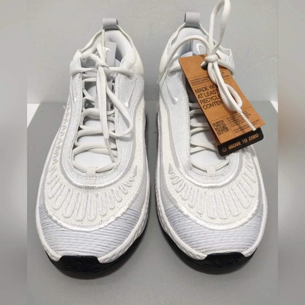 Nike Cosmic Unity 3 Knit ‎ Sneakers, NWT, Size 8.5|EUR 42